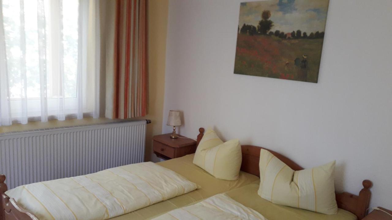Hotel Rosengarten Leipzig-Naunhof ภายนอก รูปภาพ