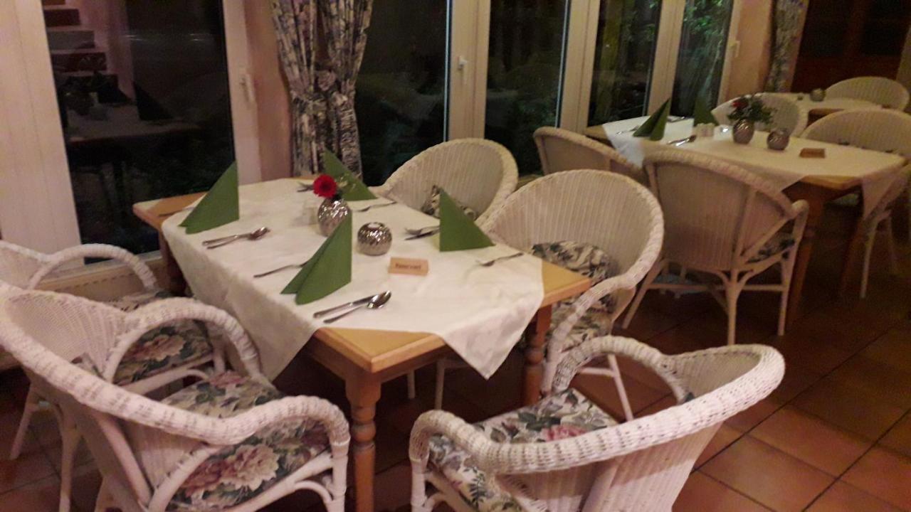 Hotel Rosengarten Leipzig-Naunhof ภายนอก รูปภาพ