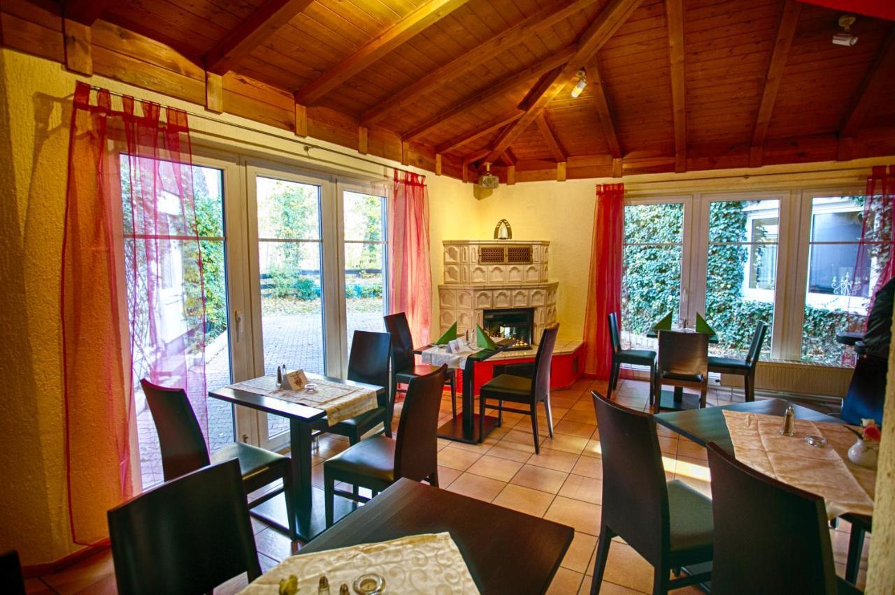 Hotel Rosengarten Leipzig-Naunhof ภายนอก รูปภาพ